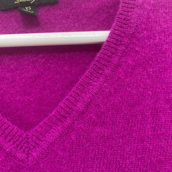 Charter Club Cashmere Sweater Size XS V-Neck Luxury Magenta Pink Purple - Picture 6 of 13